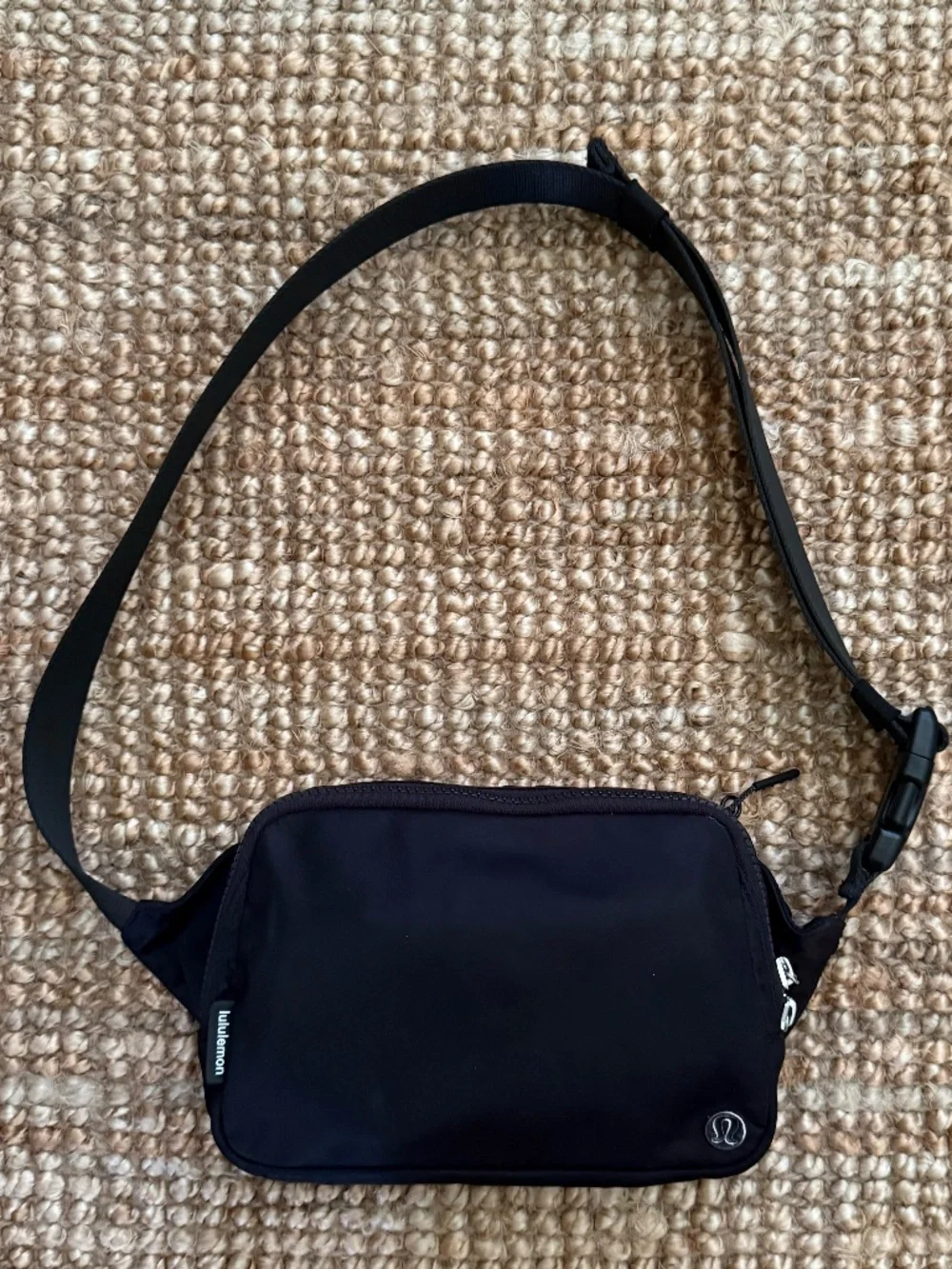 lululemon bundle Everywhere Belt Bag Large 2L & Card Case, Black